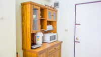 Pattaya city condo with European Kitchen equipment such as Hot Plate, Microwave, Refrigerator (fridge) etc., ideal for long and short term holiday rentals.
