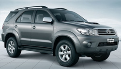 Taxi from Pattaya to Bangkok city with Toyota Fortuner cheap transport.